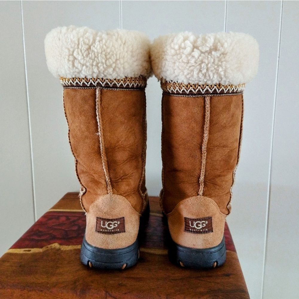 Ugg Embroidered Two Toned Leather Winter Boots Women's Size 7 - Picture 8 of 11